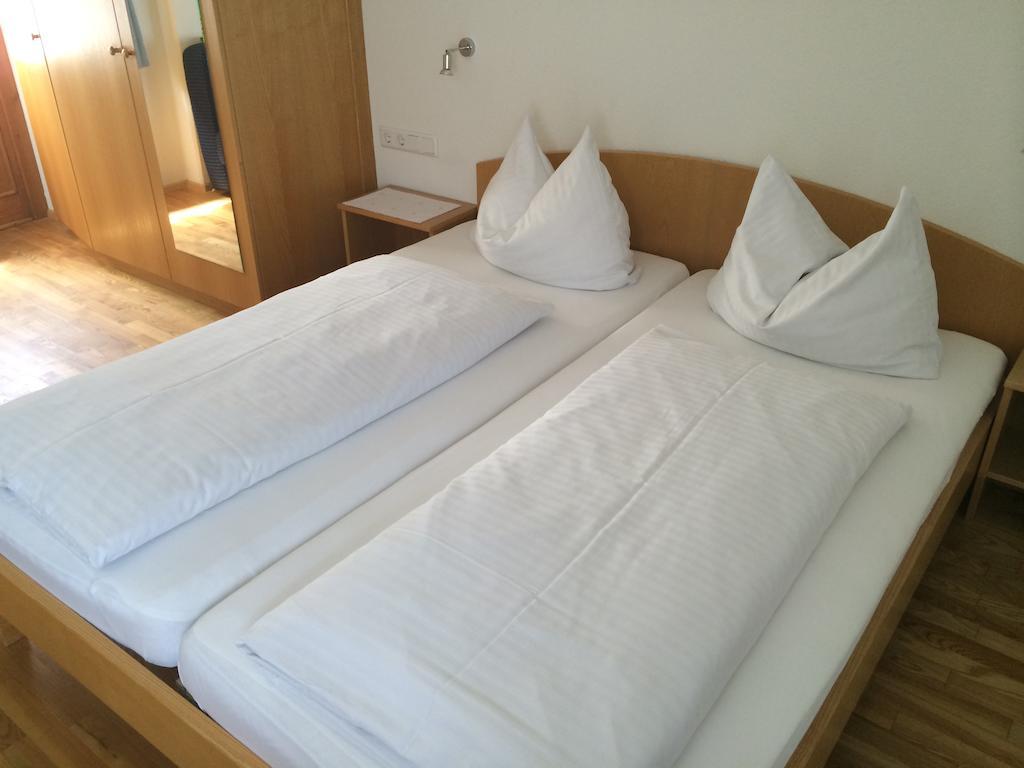 Gaestehaus Bernhard Bed & Breakfast 3*